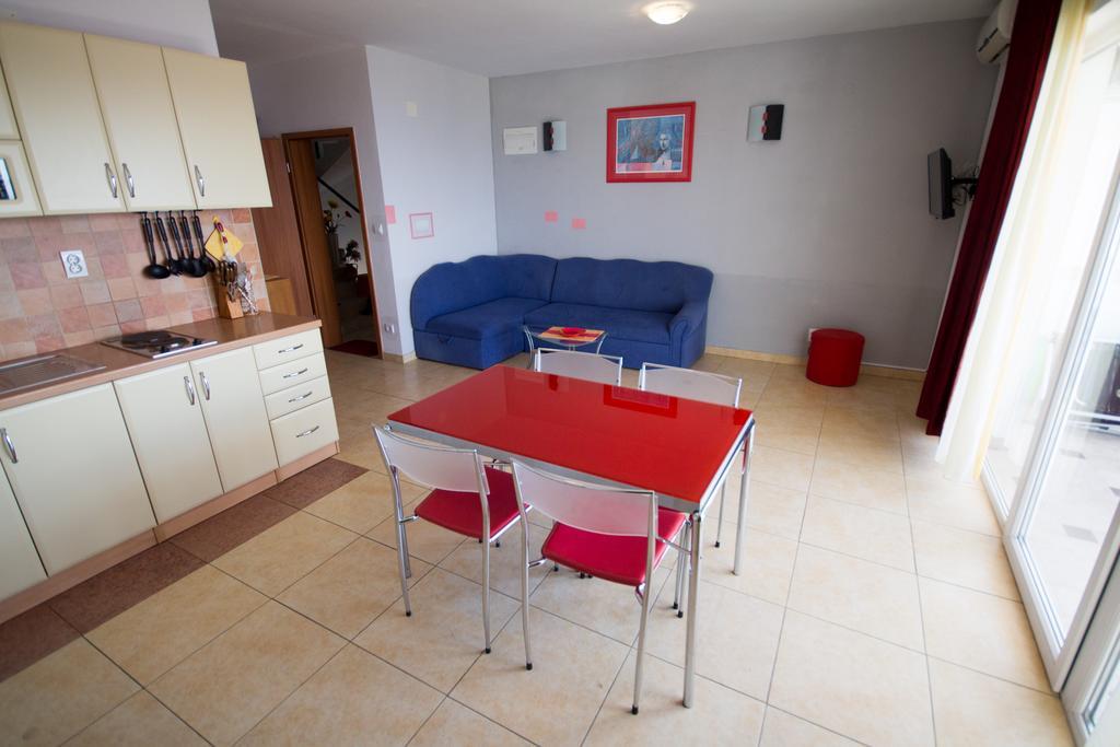 Apartments Jasna Трогир Экстерьер фото